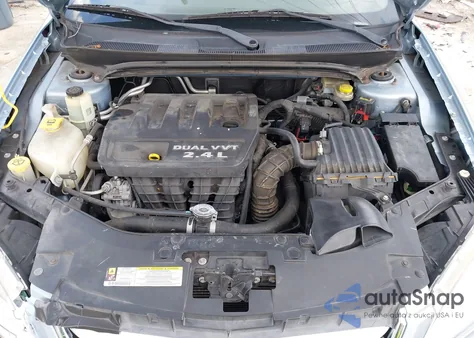 2013 Chrysler 200 Touring z USA, uszkodzony, nr VIN 1C3CCBBB1DN513110